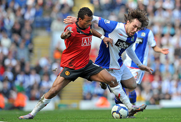 拉伤无疑给 拉伤无疑给